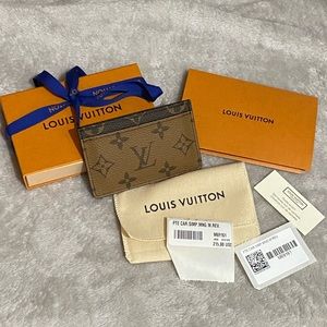 ❌ SOLD ❌ LV Reverse Monogram Card Holder